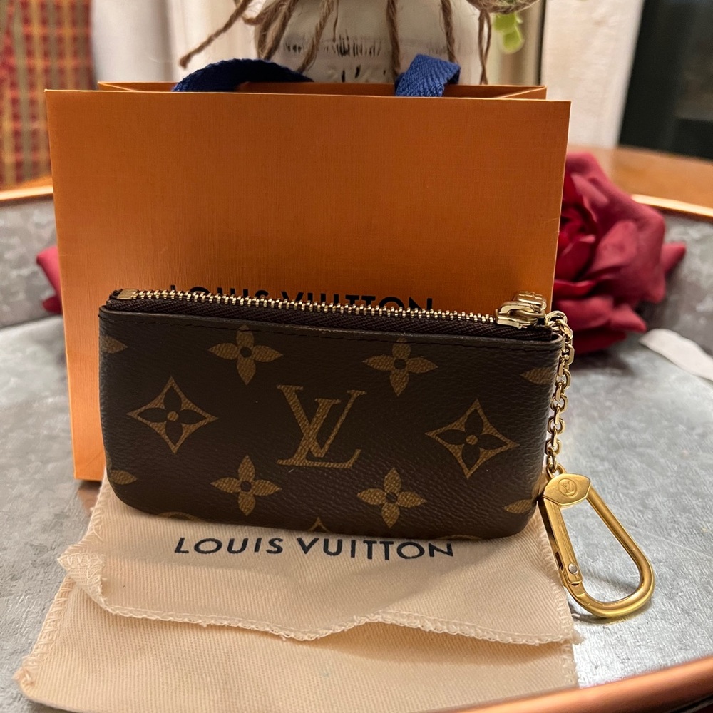 ✨AMAZING✨Louis Vuitton Key Cles (pouch) W/ Dustbag